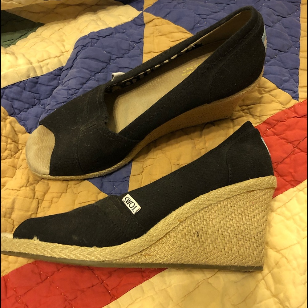 Wedges that are open toed.